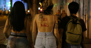 Women demonstrate against presidential candidate Jair Bolsonaro in Rio de Janeiro, Brazil September 29, 2018. REUTERS/Ana Carolina Fernandes